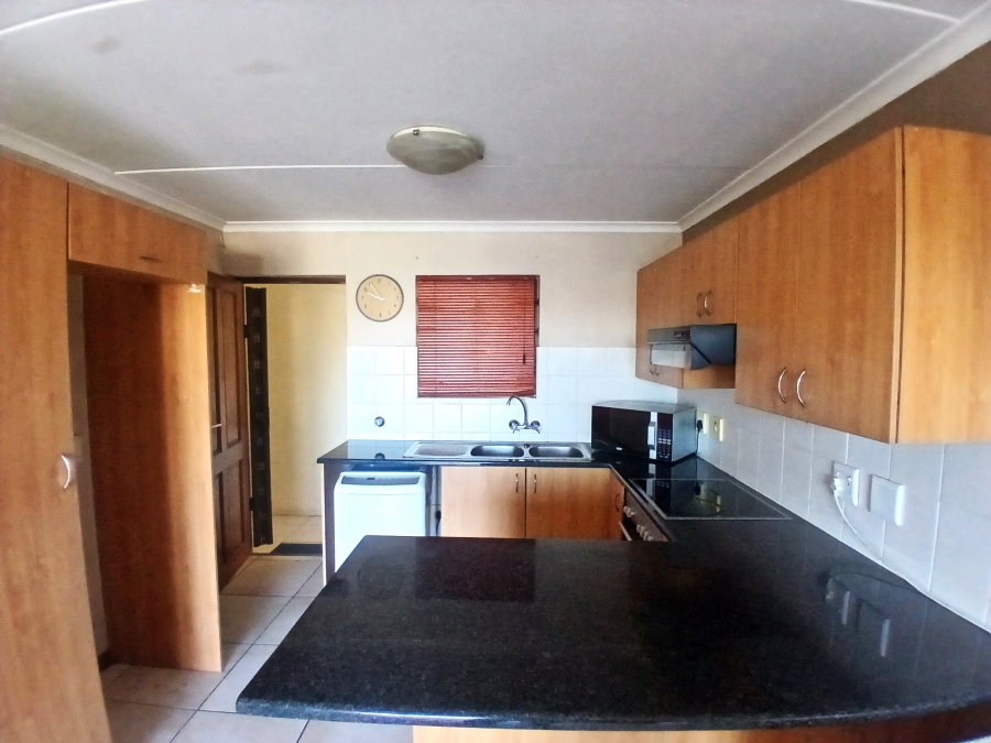 To Let 2 Bedroom Property for Rent in Strand South Western Cape